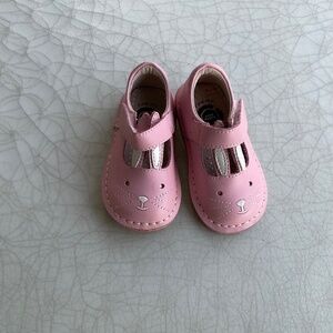 Livie & Luca pink bunny/rabbit shoes toddler girl size 4